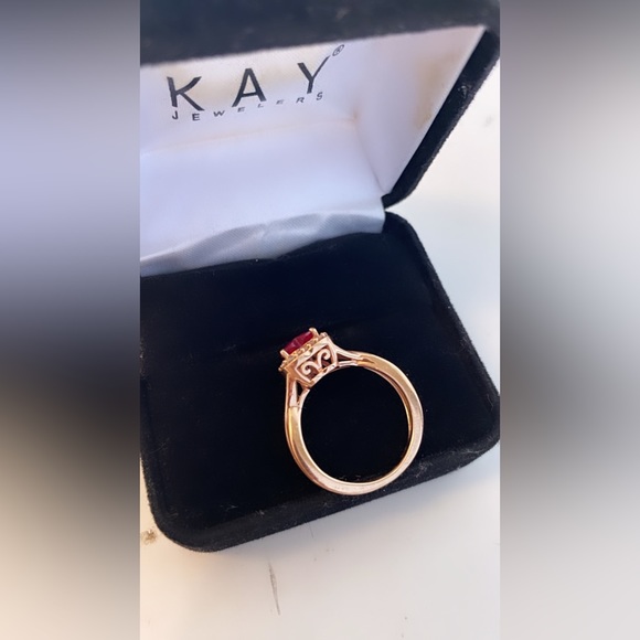 Heart shaped Ruby ring with rose gold and diamond - Picture 6 of 7